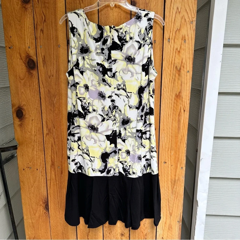Vertigo Floral Sleeveless Dress NWT